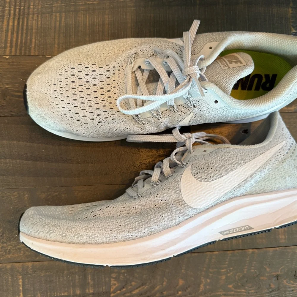 Nike Women's air zoom Pegasus 35 light gray sneakers size 10